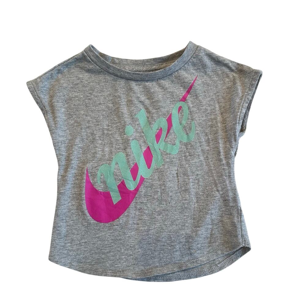 Nike Logo Tee sz 2T Girls Nike Logo Tee